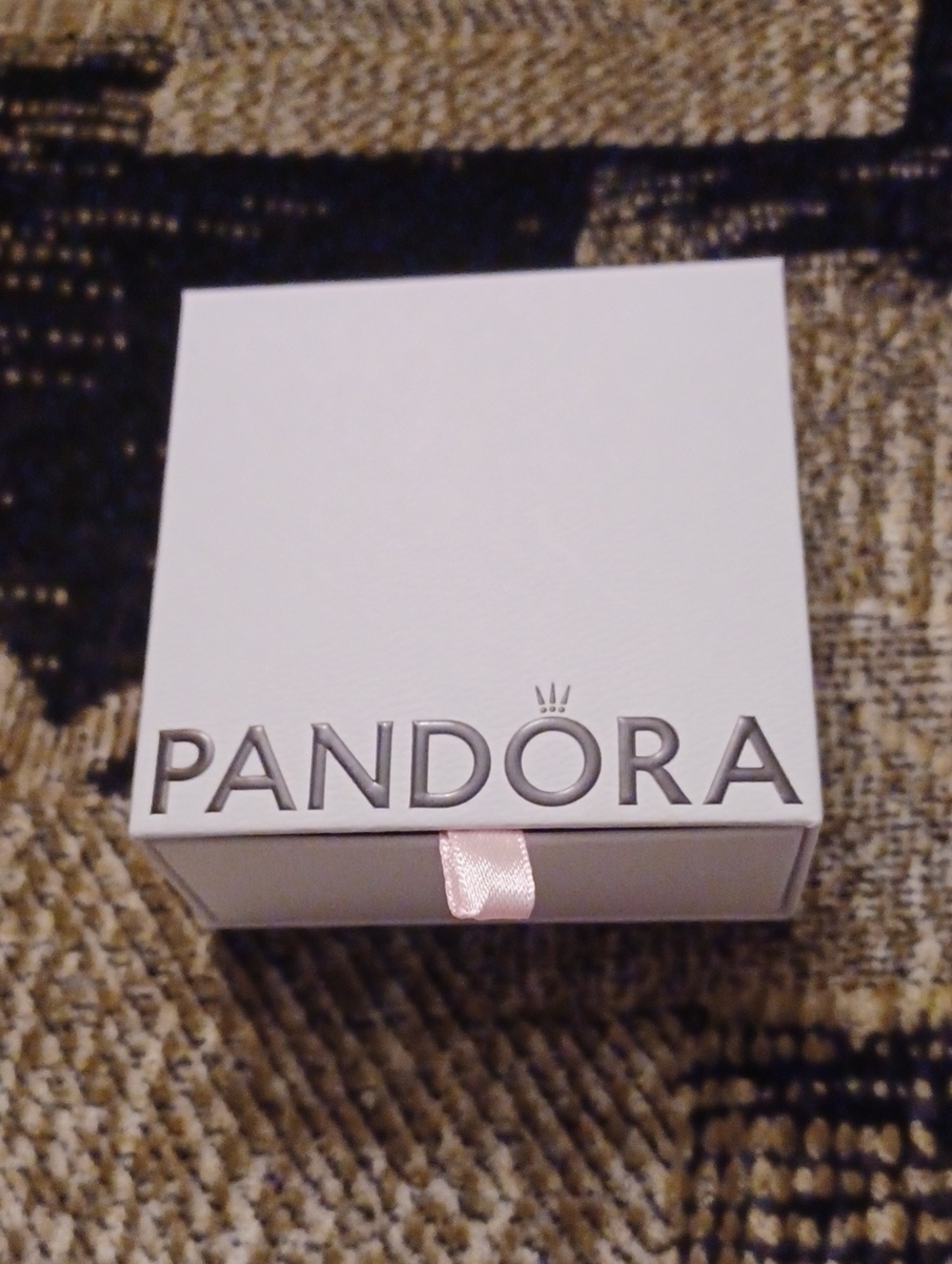 $4 Add-on PANDORA White Ring Box With Platform